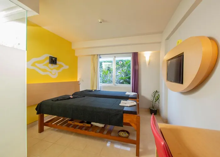Hotel Kuta Beach Hotel 4*