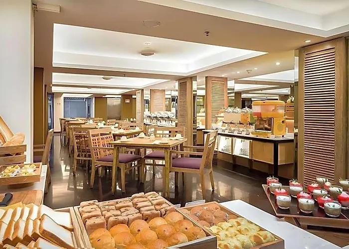 Kuta Beach Hotel Hotel 4*